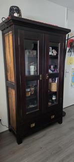 Donker bruine, houten kast. Koloniale stijl. ZWAAR, Huis en Inrichting, Kasten | Vitrinekasten, Ophalen, 100 tot 150 cm, Koloniaal