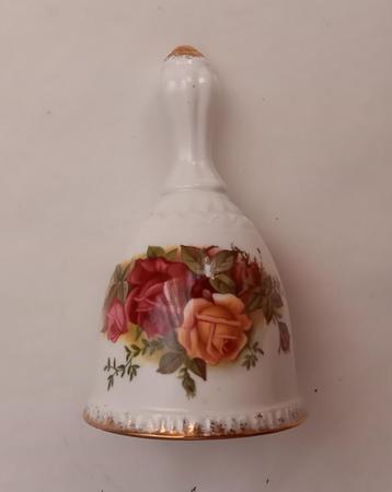 Royal Albert Old Country Roses bel beschikbaar voor biedingen