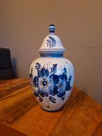 Delfts Blauw Vaas met Deksel - Handgeschilderd, Antiek en Kunst, Antiek | Keramiek en Aardewerk, Ophalen of Verzenden