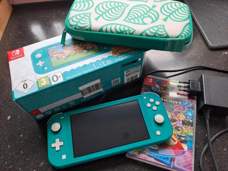 Switch Lite (Turquoise) met Mario Kart, Spelcomputers en Games, Spelcomputers | Nintendo Switch Lite, Zo goed als nieuw, Roze of Coral