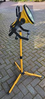Bouwlamp op statief – IP52, 32W, Ophalen, Minder dan 50 watt, Met statief, Zo goed als nieuw