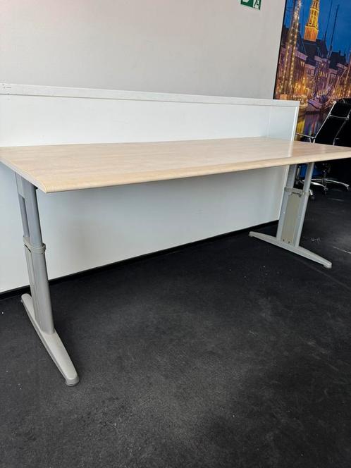 Markant Bureau 180 x 80 cm hoogte verstelbaar, Huis en Inrichting, Bureaus, Zo goed als nieuw, Bureau, In hoogte verstelbaar, Ophalen of Verzenden