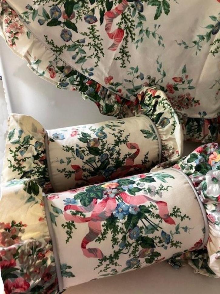 Dorma sierkussens en tafelkleed - Croscil collection, Huis en Inrichting, Woonaccessoires | Kussens, Zo goed als nieuw, Cilindervormig