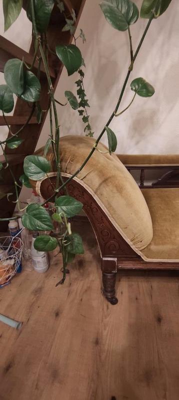 mooie antieke chaise longue opknapper beschikbaar voor biedingen