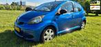 Toyota Aygo 1.0-12V Now 5 DEURS ZUINIG EN GOED, Voorwielaandrijving, Euro 5, Gebruikt, Origineel Nederlands