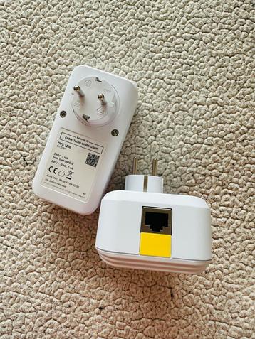 2 WiFi Versterkers, beter bereik in huis, KPN, DVS1200 beschikbaar voor biedingen