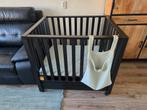 Complete en stevige babybox met la, wieltjes en matras, Kinderen en Baby's, Boxen, Ophalen, Gebruikt, Wieltjes
