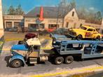 Peterbilt 281, Ixo 1:64 met autotrailer op diorama, Hobby en Vrije tijd, Modelauto's | Overige schalen, Ophalen of Verzenden, Nieuw