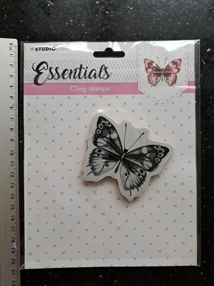 STUDIOLIGHT CLING RUBBER STEMPEL VLINDER KAARTEN JOURNAL, Hobby en Vrije tijd, Stempelen, Nieuw, EZ-mounted stempel, Ophalen of Verzenden