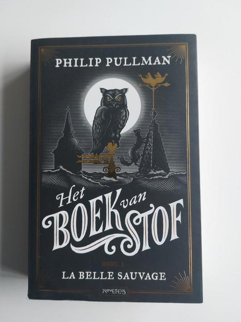 Phillip Pullman - Het boek van stof - deel 1, Boeken, Fantasy, Zo goed als nieuw, Ophalen of Verzenden