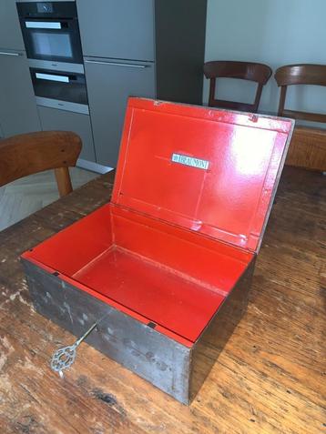 Beaumont brandkist geldkist vintage  beschikbaar voor biedingen