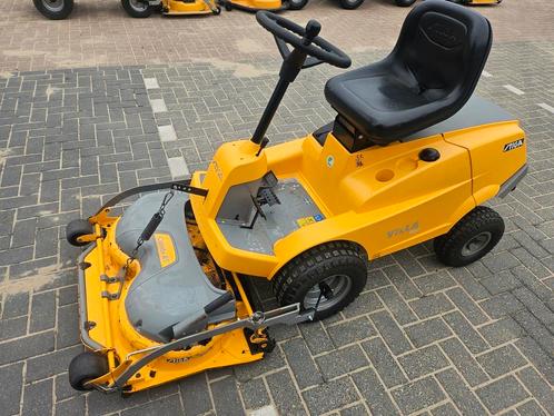 Zitmaaier  stiga  royal 
Moter  honda 2cilinder , Tuin en Terras, Grasmaaiers, Zo goed als nieuw, 50 cm of meer, Cirkelmaaier