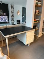 Industrieel bureau gratis afhalen, Ophalen, Gebruikt