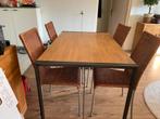 Bruine eettafel met 4 rotan stoelen, Huis en Inrichting, Ophalen, Zo goed als nieuw, 4 tot 6 stoelen