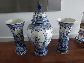 Vintage set delfs blauwe vazen beschikbaar voor biedingen