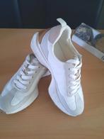 Witte dames sneaker maat 39, Ophalen of Verzenden, Zo goed als nieuw, Wit, Sneakers of Gympen