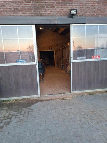 Wij bieden stalling voor paarden en ponnys bosrijke omgeving beschikbaar voor biedingen