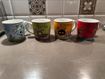Set van 4 leuke Douwe Egberts mokken beschikbaar voor biedingen