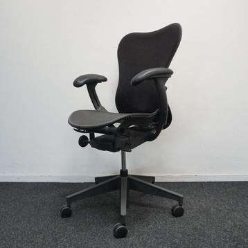 Herman Miller Mirra 2 Bureaustoelen | Zwart/Antraciet | Mesh beschikbaar voor biedingen