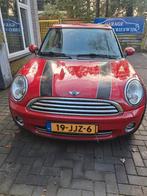 Mini Clubman 1.6 16V Cooper 2008 Rood, Auto's, Voorwielaandrijving, 4 cilinders, 4 stoelen, Leder en Stof