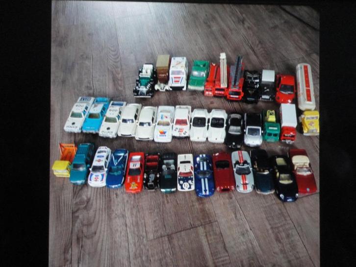 VERZAMELING LEUKE AUT S 1;43  43 STUKS, Hobby en Vrije tijd, Modelauto's | 1:43, Gebruikt, Auto, Overige merken, Ophalen of Verzenden
