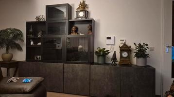 Ikea wandkast 300 breed 210 hoog zelf in te delen  beschikbaar voor biedingen