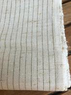 lap grove ecru kleurige stof met olijfgroene stippels -nr 71, Hobby en Vrije tijd, Stoffen en Lappen, Overige materialen, Overige kleuren