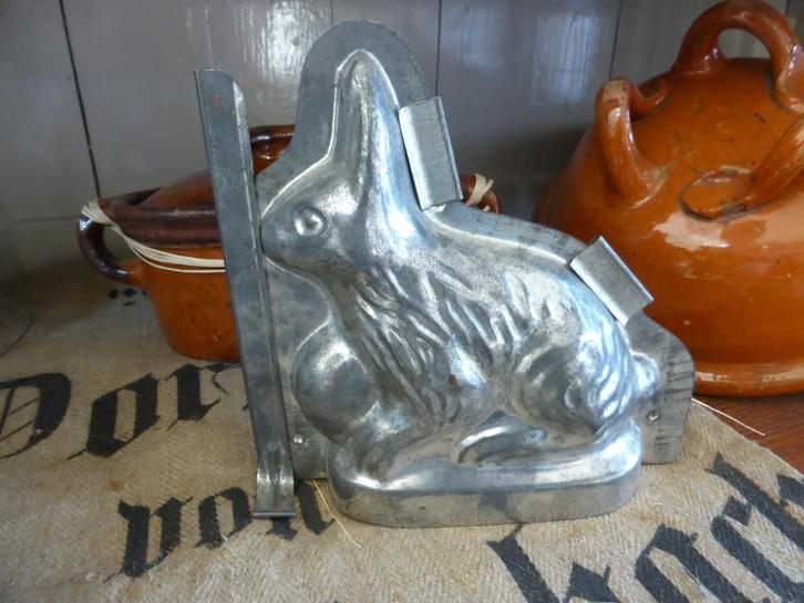 Grote dubbele oude chocolademal HAAS met klemmen / pasen, Antiek en Kunst, Curiosa en Brocante, Ophalen of Verzenden