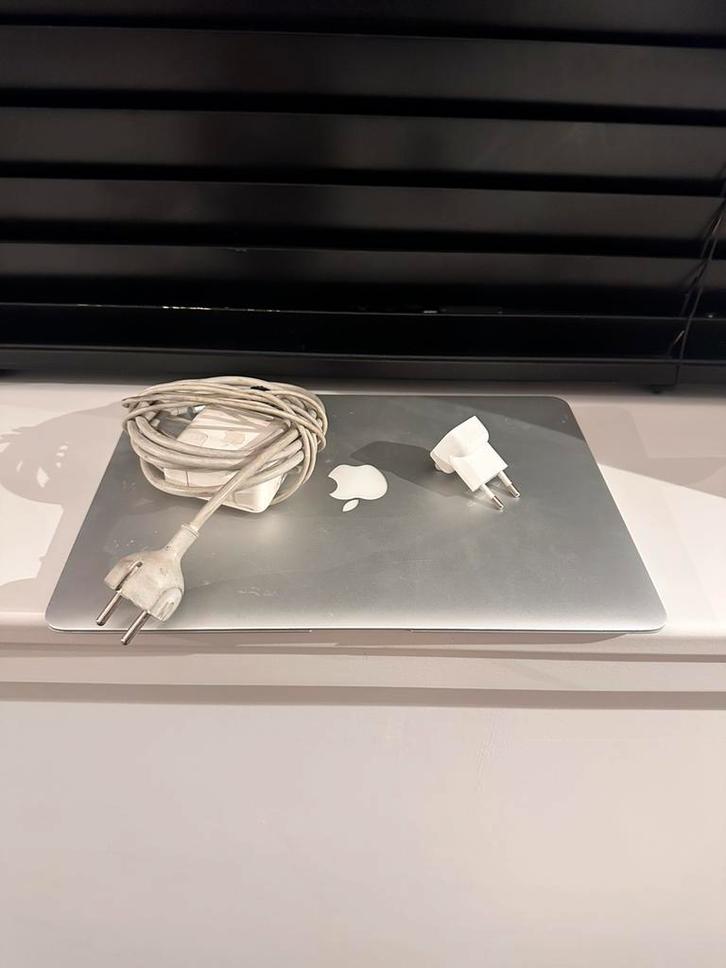 Apple MacBook Air A1466 - i5 - 250GB - 4GB, Computers en Software, Windows Laptops, Gebruikt, 13 inch, SSD, Minder dan 2 Ghz, 4 GB