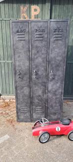Metalen industriële locker kast in betonlook met  handgreep, 25 tot 50 cm, Ophalen of Verzenden, Zo goed als nieuw
