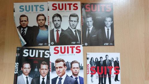 Suits delen 1, 2, 3, 4, 5 en 6, Cd's en Dvd's, Dvd's | Tv en Series, Zo goed als nieuw, Drama, Vanaf 12 jaar, Verzenden