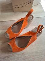 Oranje suede (feest)sandalen, maat 38, nieuw, Ophalen of Verzenden, Nieuw