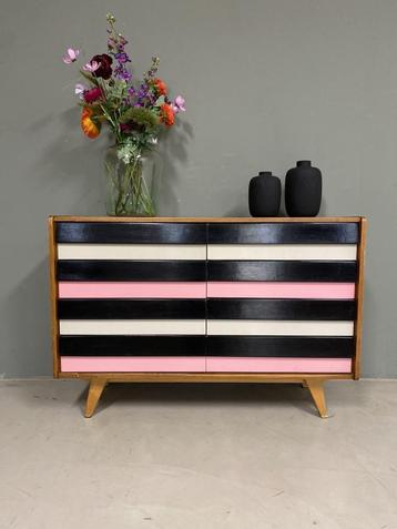 U-450 dressoir, Jiri Jiroutek, Ladekast, Opberger, Kastje beschikbaar voor biedingen