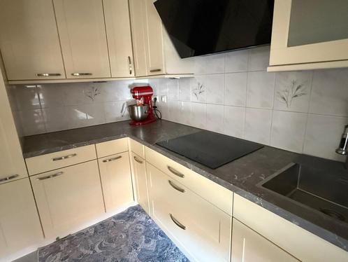 Complete keuken + jonge inbouwapparatuur (2 jaar oud), Huis en Inrichting, Keuken | Complete keukens, Gebruikt, Hoekkeuken, Ophalen