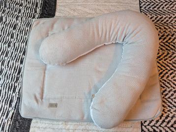 Voedingskussen en boxkleed van Bamboom beschikbaar voor biedingen