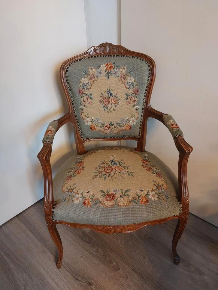 Antieke stoel met bloemmotief zeer nette staat, Antiek en Kunst, Antiek | Meubels | Stoelen en Banken, Ophalen