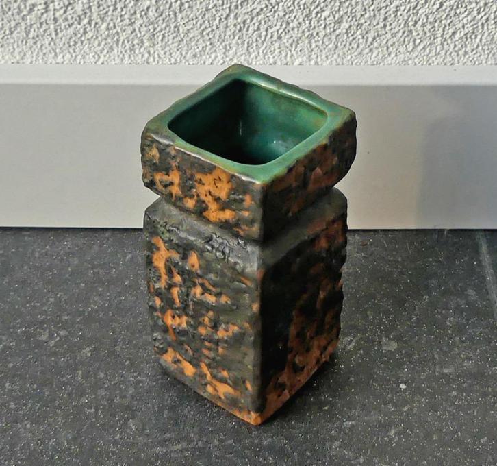 VEB Haldensleben 3074 D vintage vaasje chimney West-Germany, Huis en Inrichting, Woonaccessoires | Vazen, Gebruikt, Overige kleuren