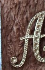 vintage goudkleurige letterbroche  letter A  €9!, Sieraden, Tassen en Uiterlijk, Verzenden, Goud, Overige materialen
