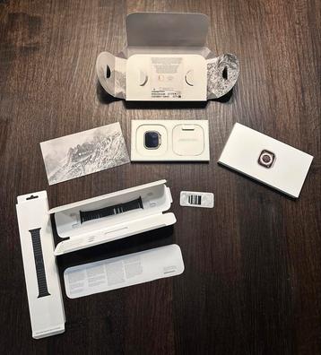 Apple Watch Ultra met RVS schakelarmband (krasschade) beschikbaar voor biedingen