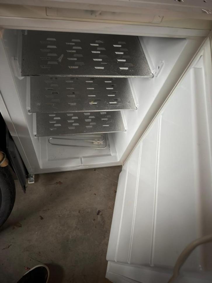 Vriezer, Witgoed en Apparatuur, Vriezers en Diepvrieskisten, Gebruikt, Inbouw, Vrieskast, 85 tot 120 cm, Minder dan 60 cm, Ophalen