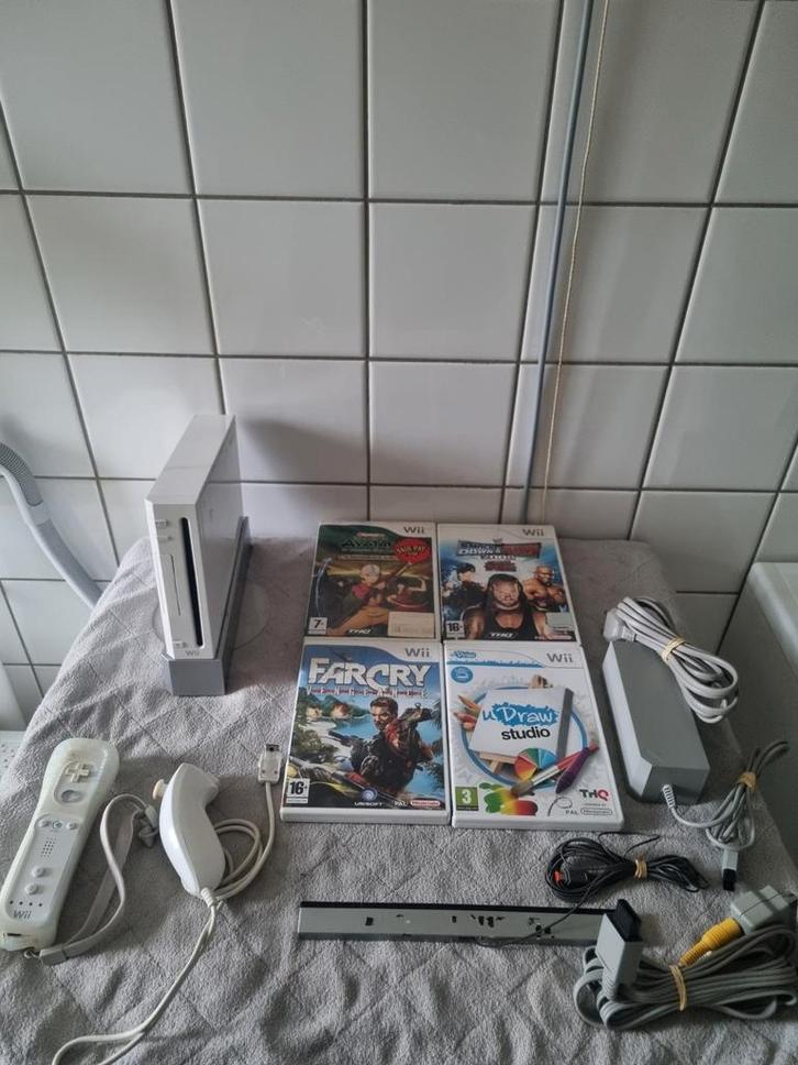 Nintendo Wii Compleet Pakket met 4 Games, Spelcomputers en Games, Spelcomputers | Nintendo Wii, Gebruikt, Met 1 controller, Met games