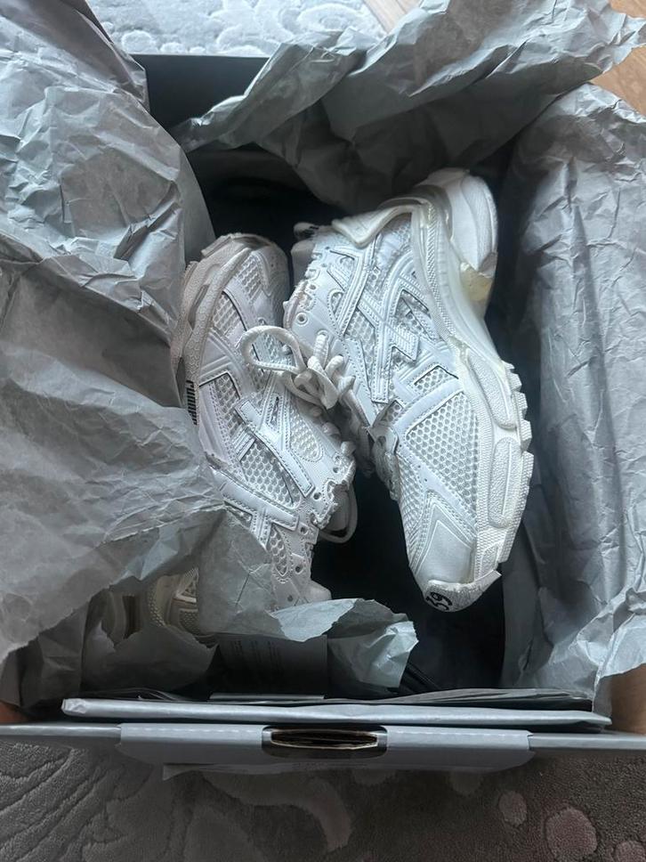 Balenciaga Runners Monocolor White Womans (Meerdere Maten), Kleding | Dames, Schoenen, Zo goed als nieuw, Wandelschoenen, Wit