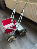 Te koop oude poppen wagentje met pop, Verzamelen, Ophalen of Verzenden, Zo goed als nieuw, Pop
