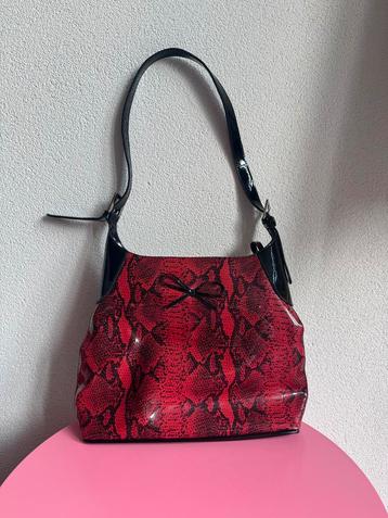 Vintage Y2K rode schoudertas met slangen print beschikbaar voor biedingen