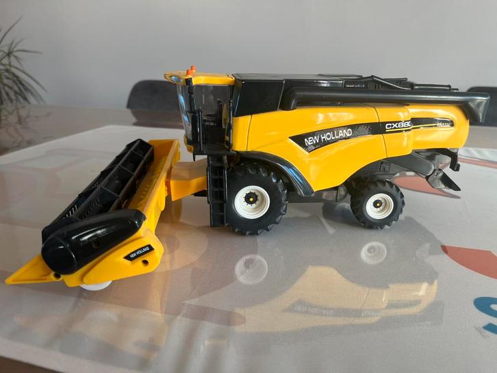 New Holland CX 880 combine Britains, Hobby en Vrije tijd, Modelauto's | 1:32, Zo goed als nieuw, Tractor of Landbouw, Britains