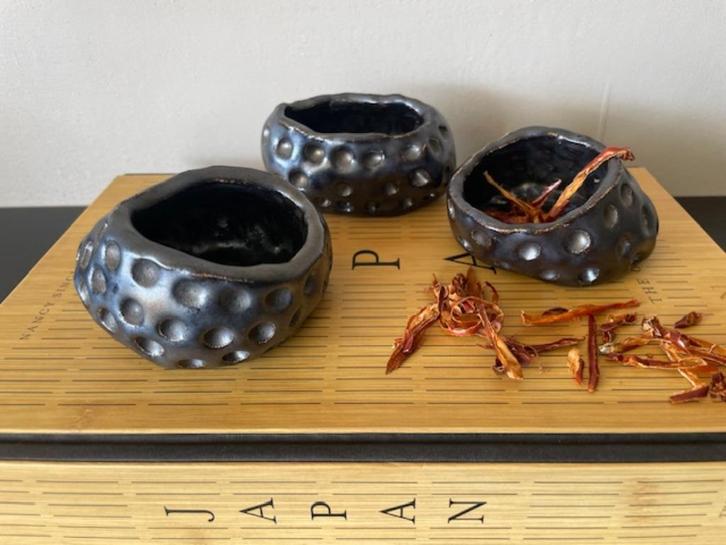 Vintage Kleine Trio Studio Raku Mat Steengoed Kommen 70s, Hobby en Vrije tijd, Pottenbakken, Gebruikt, Ophalen of Verzenden