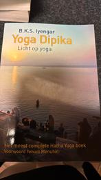 B.K.S. Iyengar - Yoga dipika (licht op yoga), Boeken, Esoterie en Spiritualiteit, Meditatie of Yoga, B.K.S. Iyengar, Ophalen of Verzenden