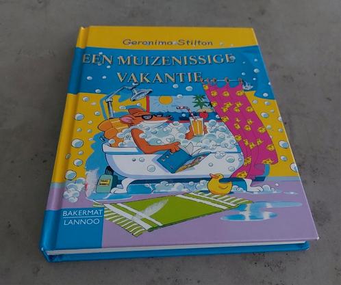 Geronimo Stilton - Een muizenissige vakantie 🏖, Boeken, Kinderboeken | Jeugd | onder 10 jaar, Zo goed als nieuw, Fictie algemeen