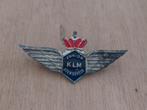 Speld broche luchtvaart klm junior stewardess, Verzamelen, Speldjes, Pins en Buttons, Ophalen of Verzenden