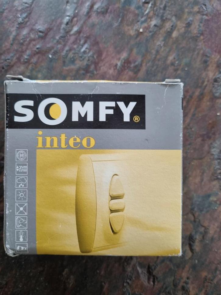 Somfy Inteo Centralis RTS Afstandsbediening - Nieuw, Doe-het-zelf en Verbouw, Rolluiken, Nieuw, Crème of Beige, Elektrische bediening